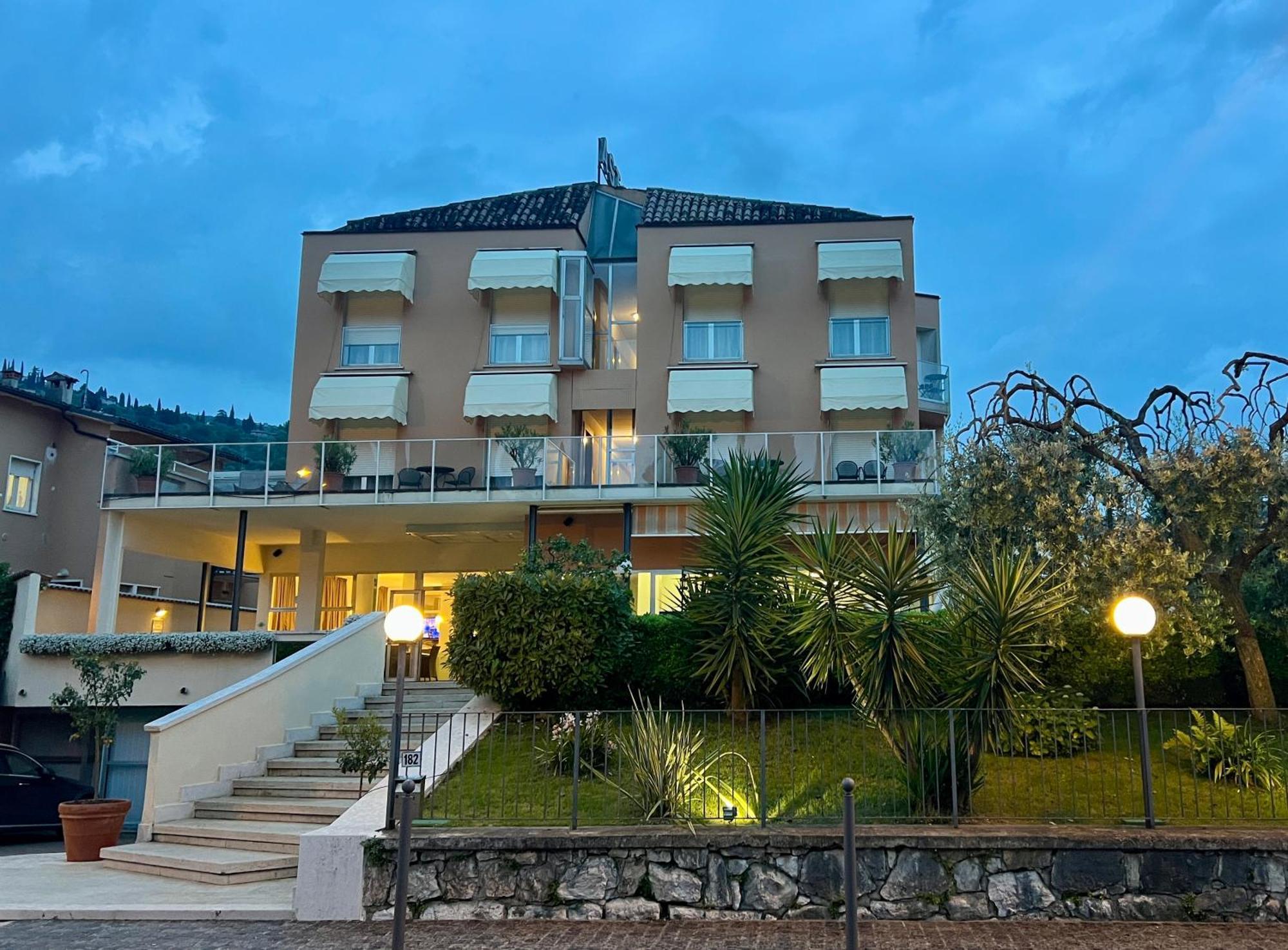 Hotel Astoria Torri Del Benaco Exteriér fotografie