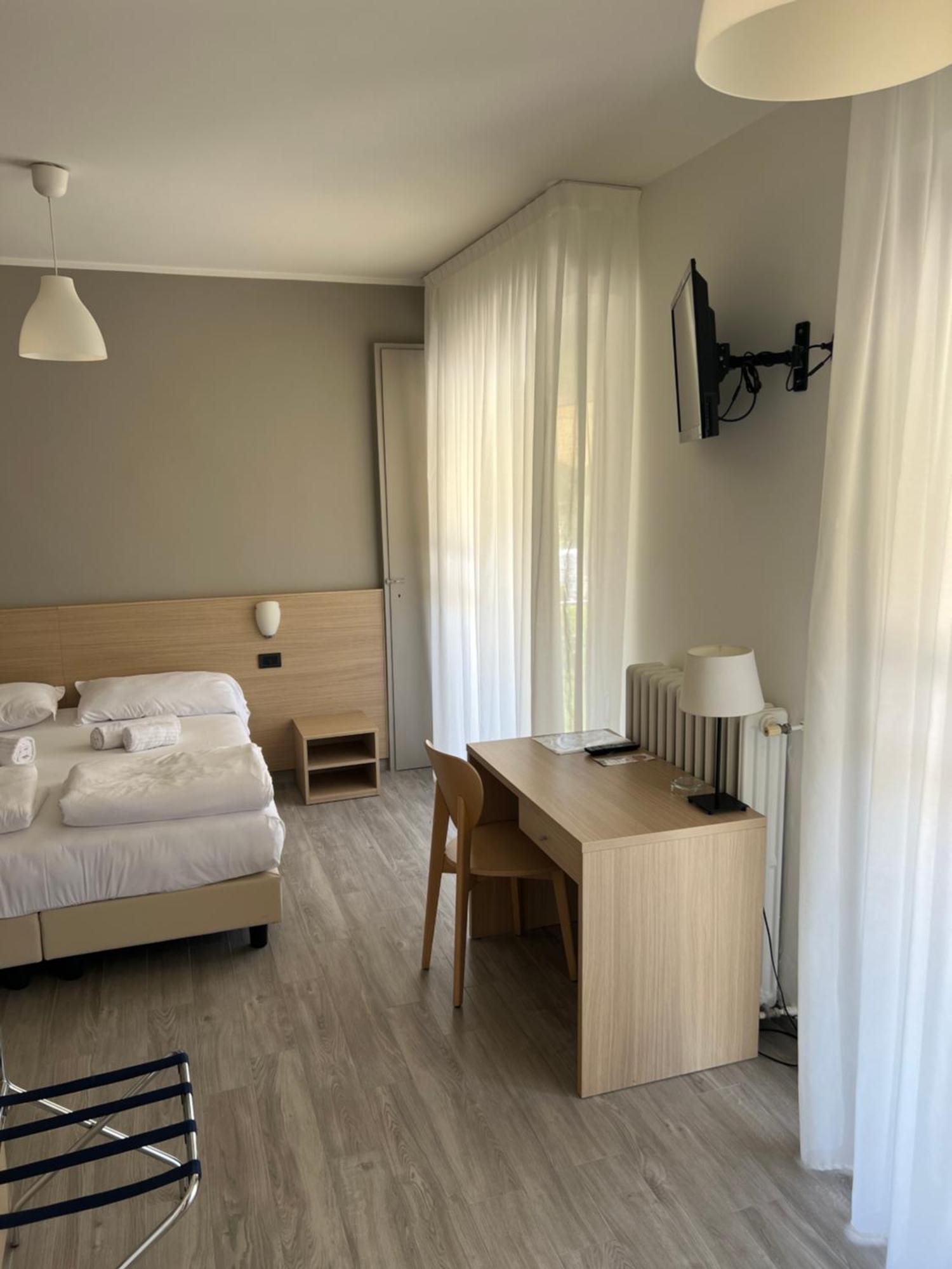 Hotel Astoria Torri Del Benaco Exteriér fotografie